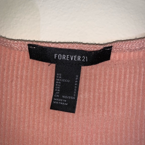FOREVER 21 TEE - Picture 2 of 3